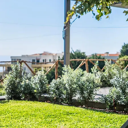 New Modern Ocean View Vakantiehuis *