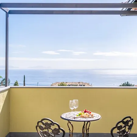 Vakantiehuis New Modern Ocean View *