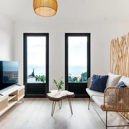 New Modern Ocean View Vakantiehuis *